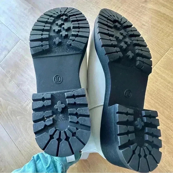 Amazon Essentials Women’s Combat Chelsea Boots, Black/Off White, Size 10 - Picture 14 of 16